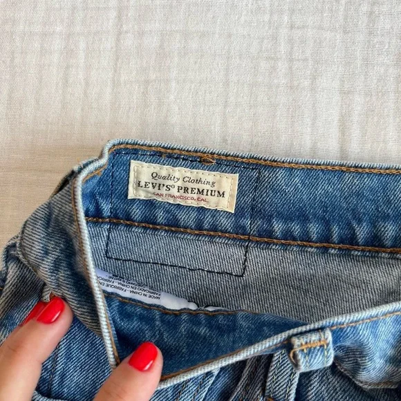 Embroidered Levi’s 501 Jeans - Picture 4 of 5